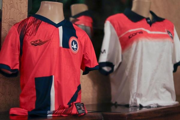 Uniformes Masculinos e Feminino
