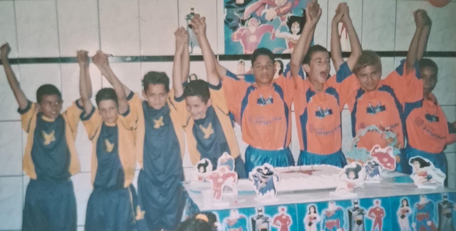 Crianças participantes do projeto social do Clube Esportivo Alfa
